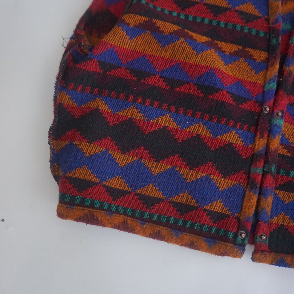 Multicolor Geometric Pattern Sweater Vest - Picture 7 of 9